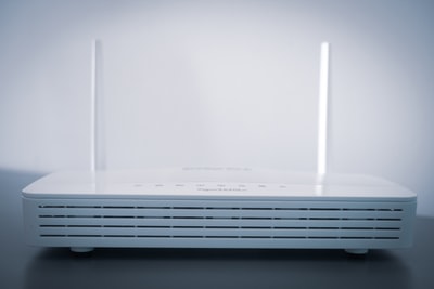 ルーターの変更を設定するにはどうすればよいですか