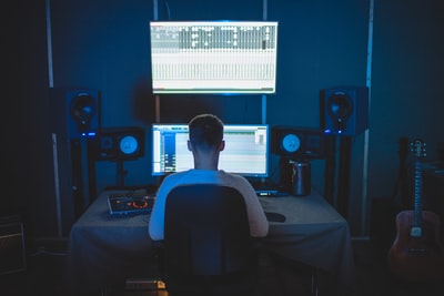 Androidでスピーカーの音量を上げる方法