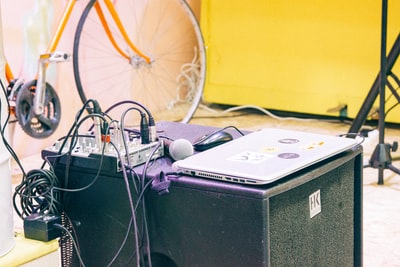 どのように究極の耳のスピーカーにBluetoothを使用しますか